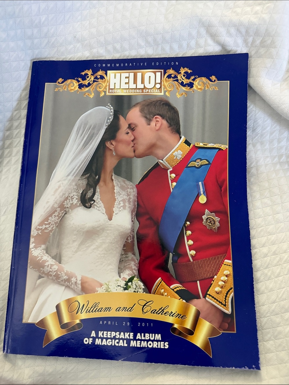 Style HELLO! Royal Wedding Prince William Kate Middleton Magazine 2011